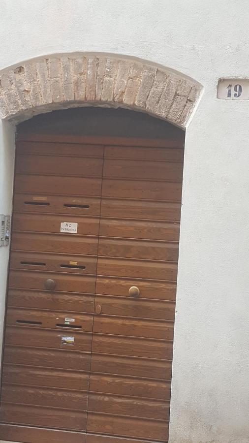 Apartamento Via Della Posterna Spoleto Exterior foto
